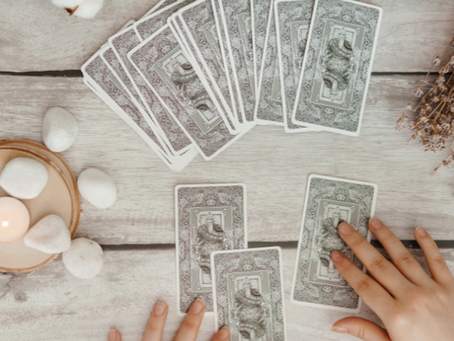 Tarot e Umbanda: Desvendando Mitos e Realidades