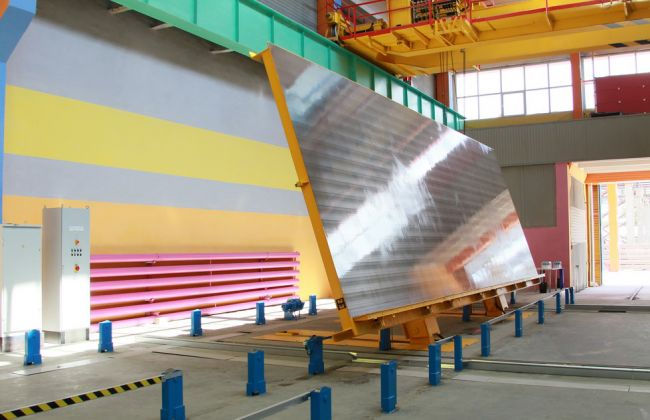 Thumbnail: Tilting equipment