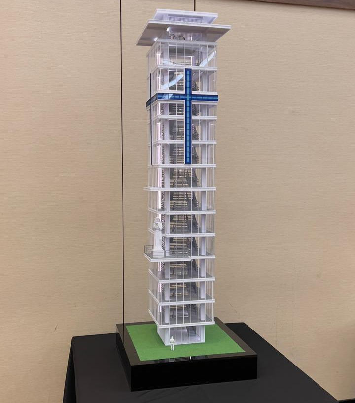 Maquete física do Campanário do Santuário Santa Rita de Cássia, em Campinas-SP, confeccionada pela Maquete de Mestre.