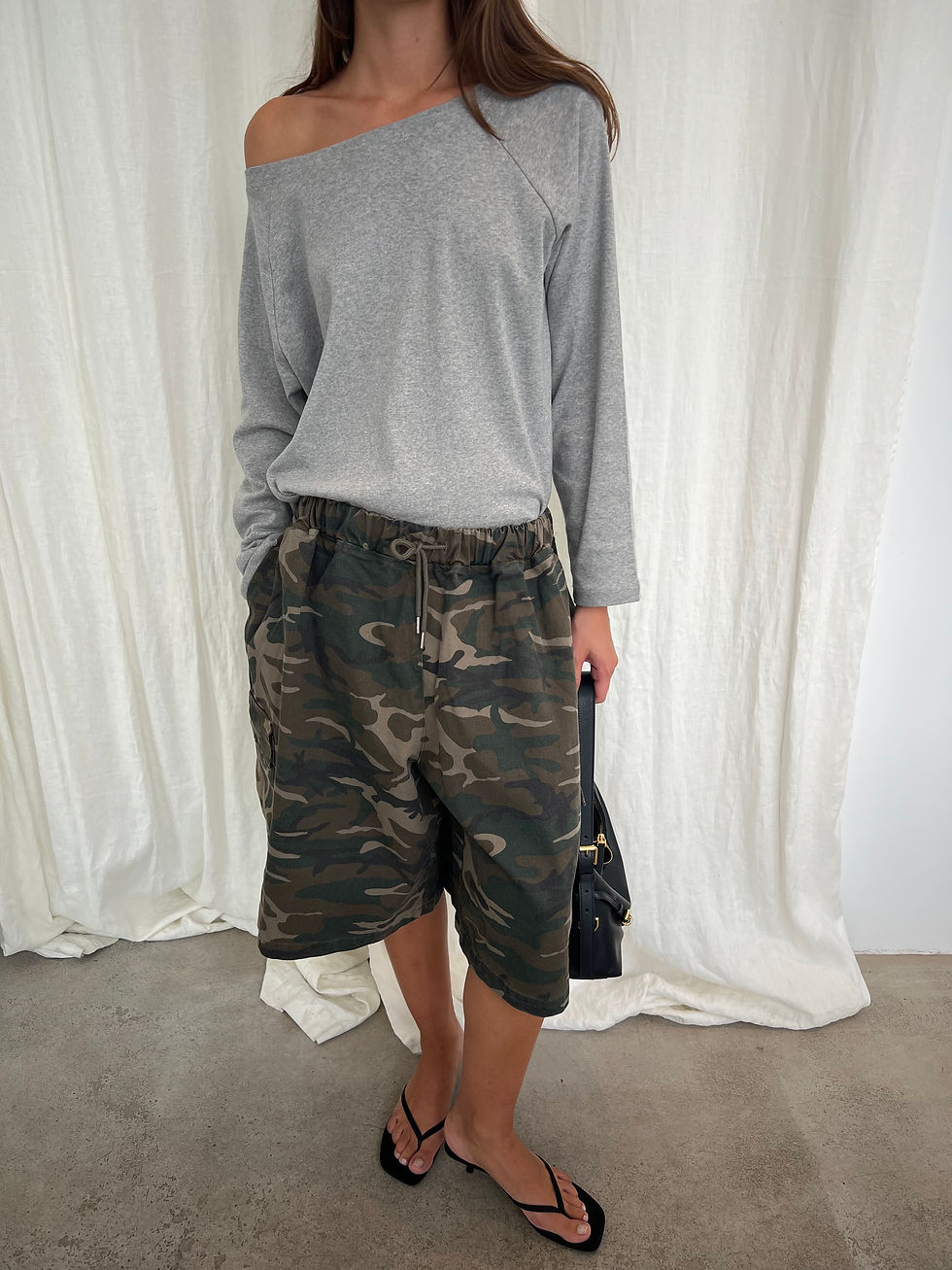 Thumbnail: Off-Shoulder Top (2colors)
