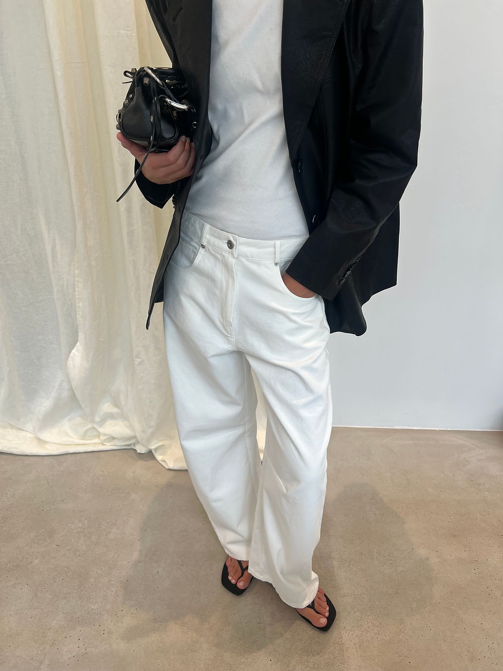 Thumbnail: Tapered Baggy White Jeans