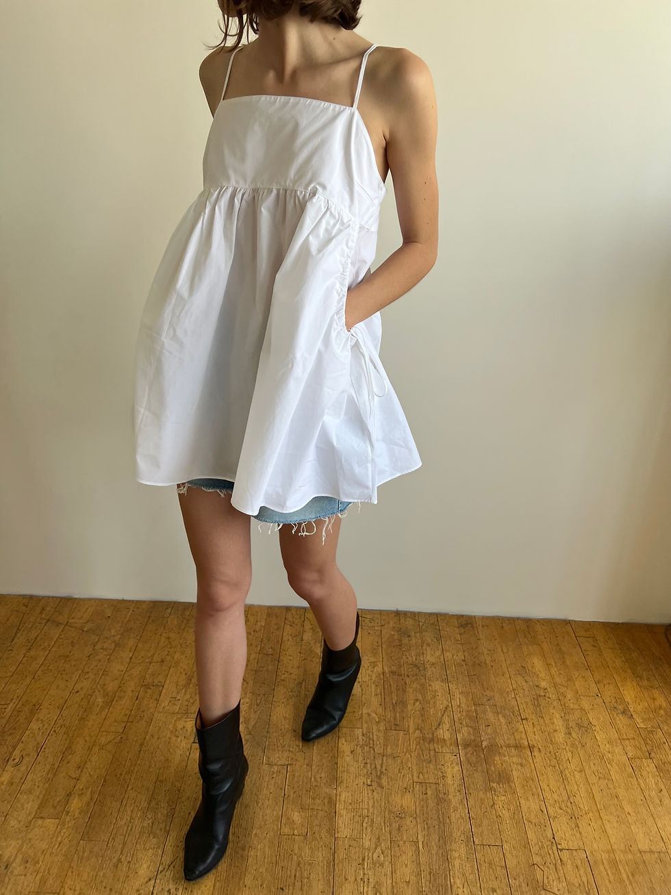 Thumbnail: Voluminous Mini Dress (2colors)