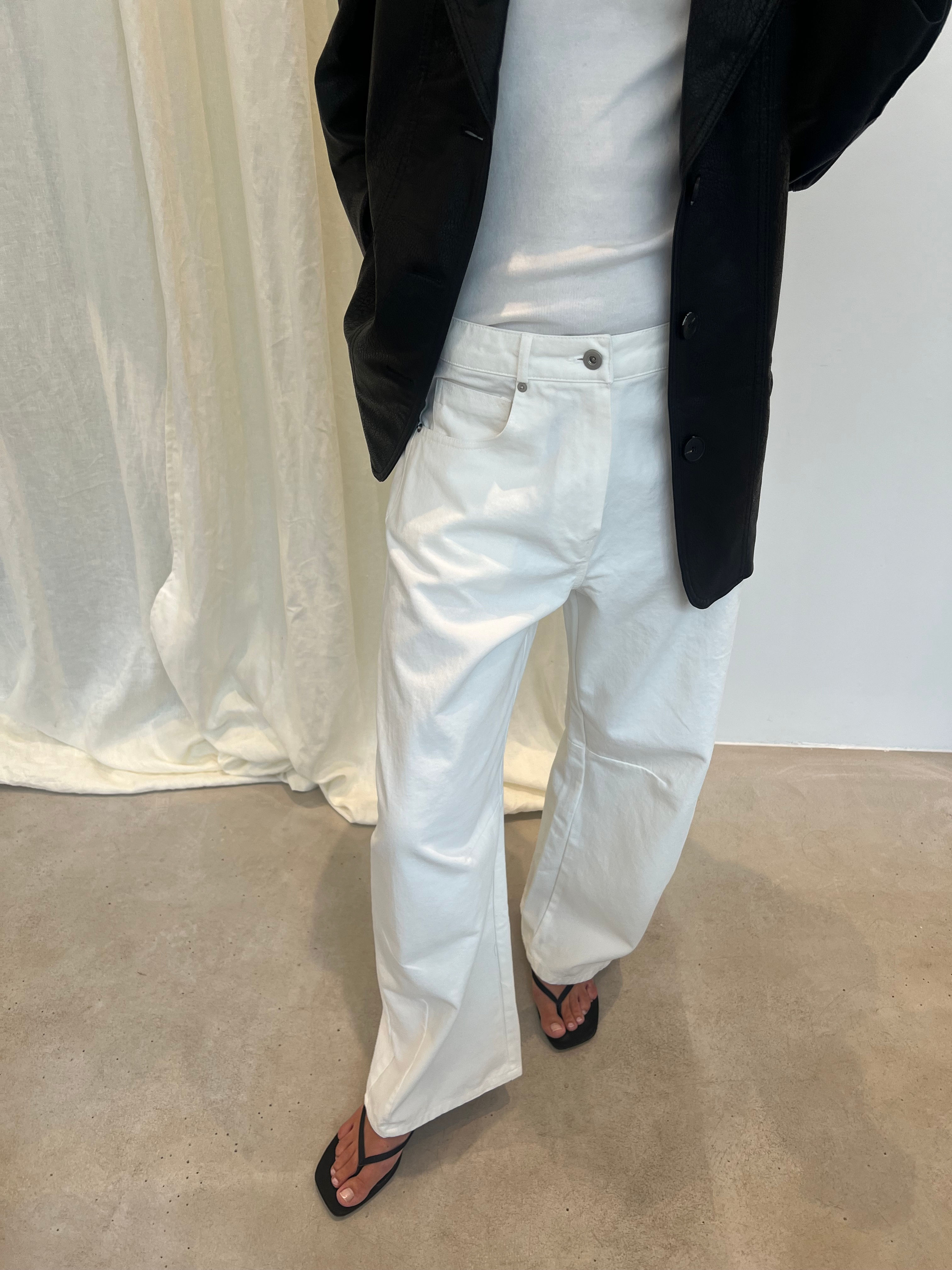 Tapered Baggy White Jeans