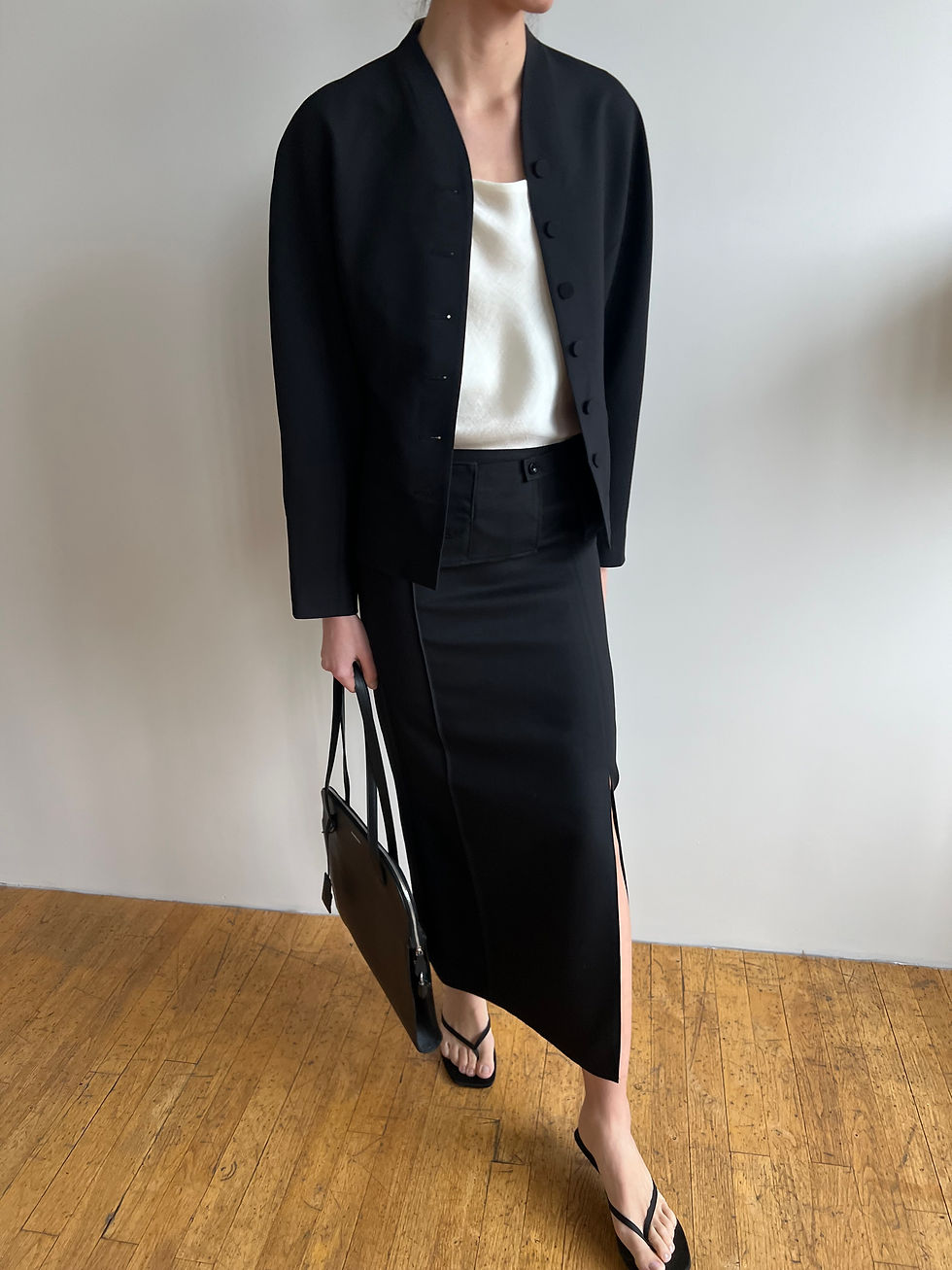 Thumbnail: Collarless Hourglass Blazer