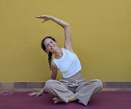 Insegnante di Hatha, Vinyasa, Hatha Flow, meditazione e Pranayama