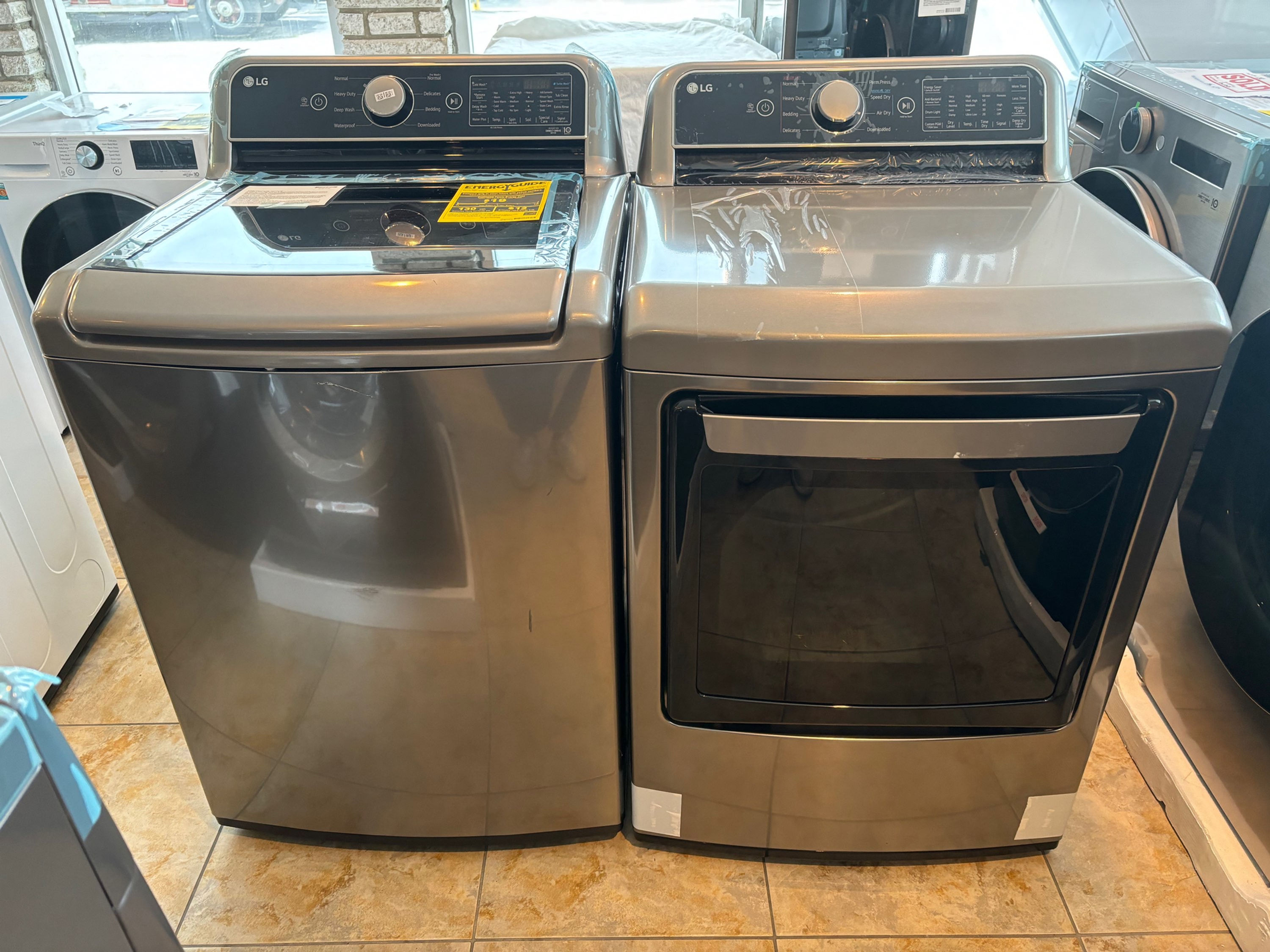 LG - WT7400CV & DLE7400VE  Front load Washer & Dryer Set 