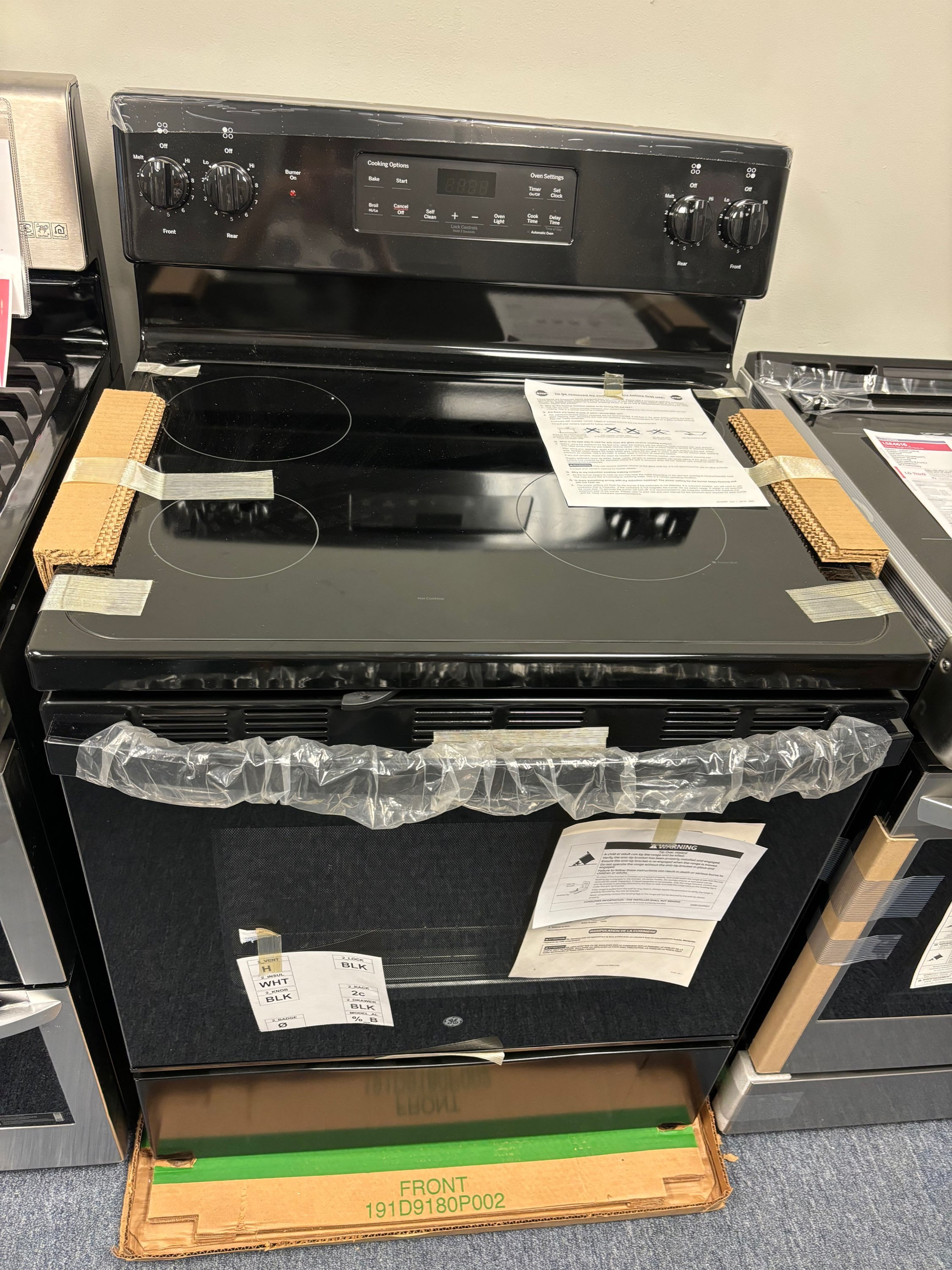 GE - JB625DK6BB 30" Free-Standing Electric Range