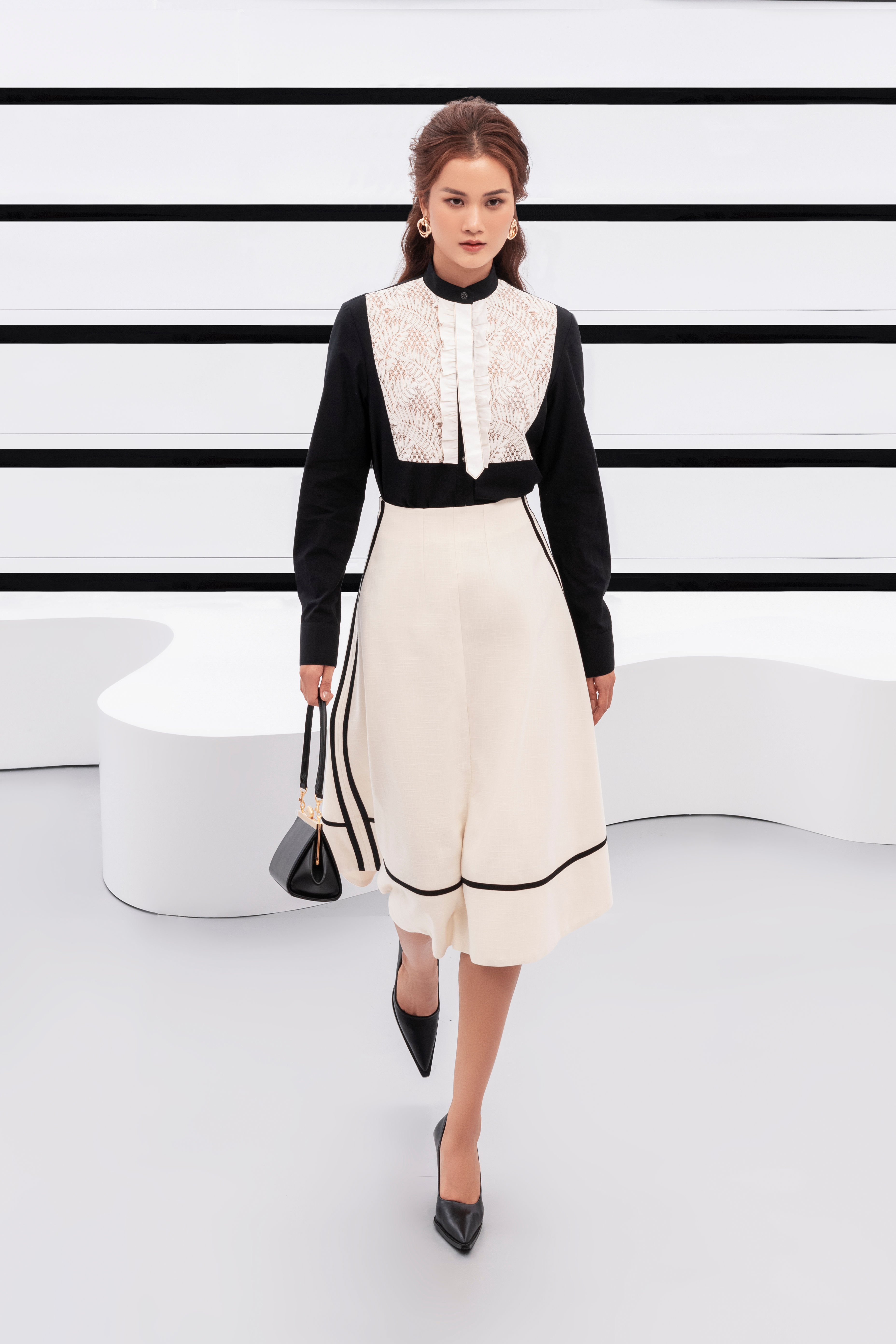 PF20: TOP(A10): 1.550.000 VND SKIRT(V11): 1.450.000 VND