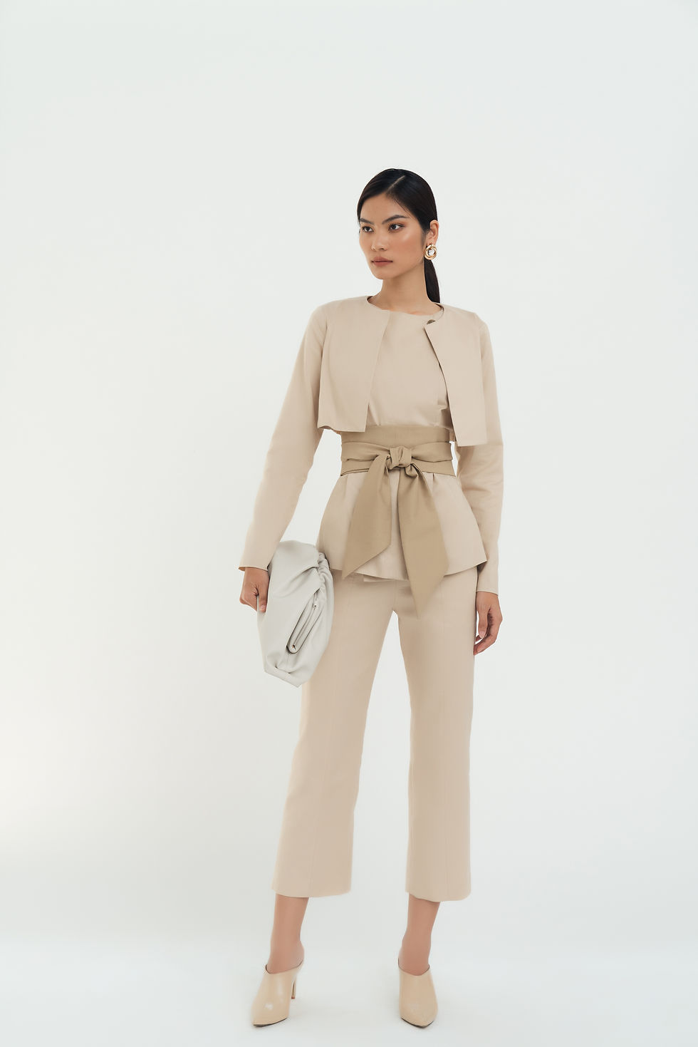 PF19: TOP(A16): 1.450.000 VND PANTS(Q7): 1.250.000 VND