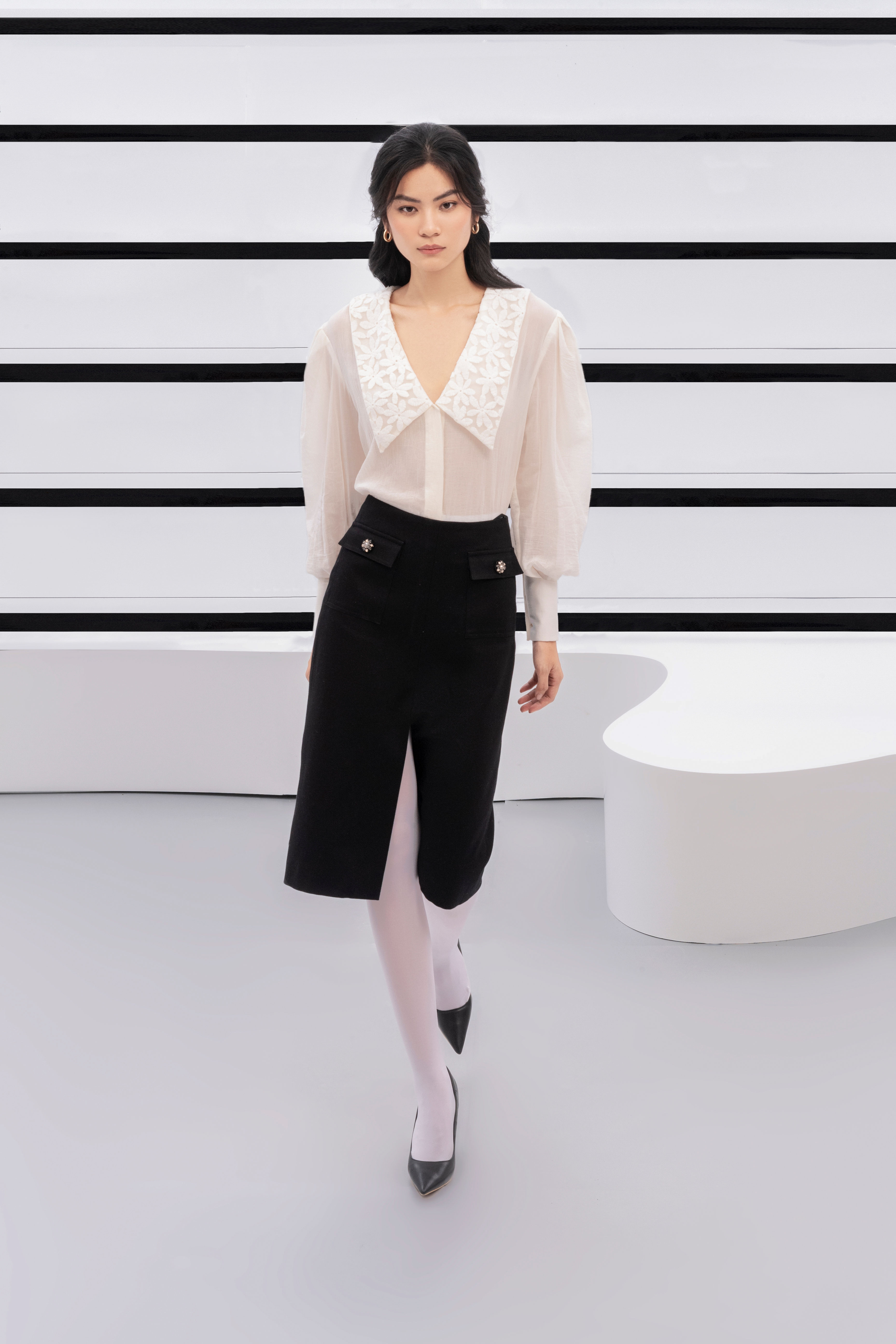 PF20: TOP(A12): 1.450.000 VND SKIRT(V9): 1.650.000 VND