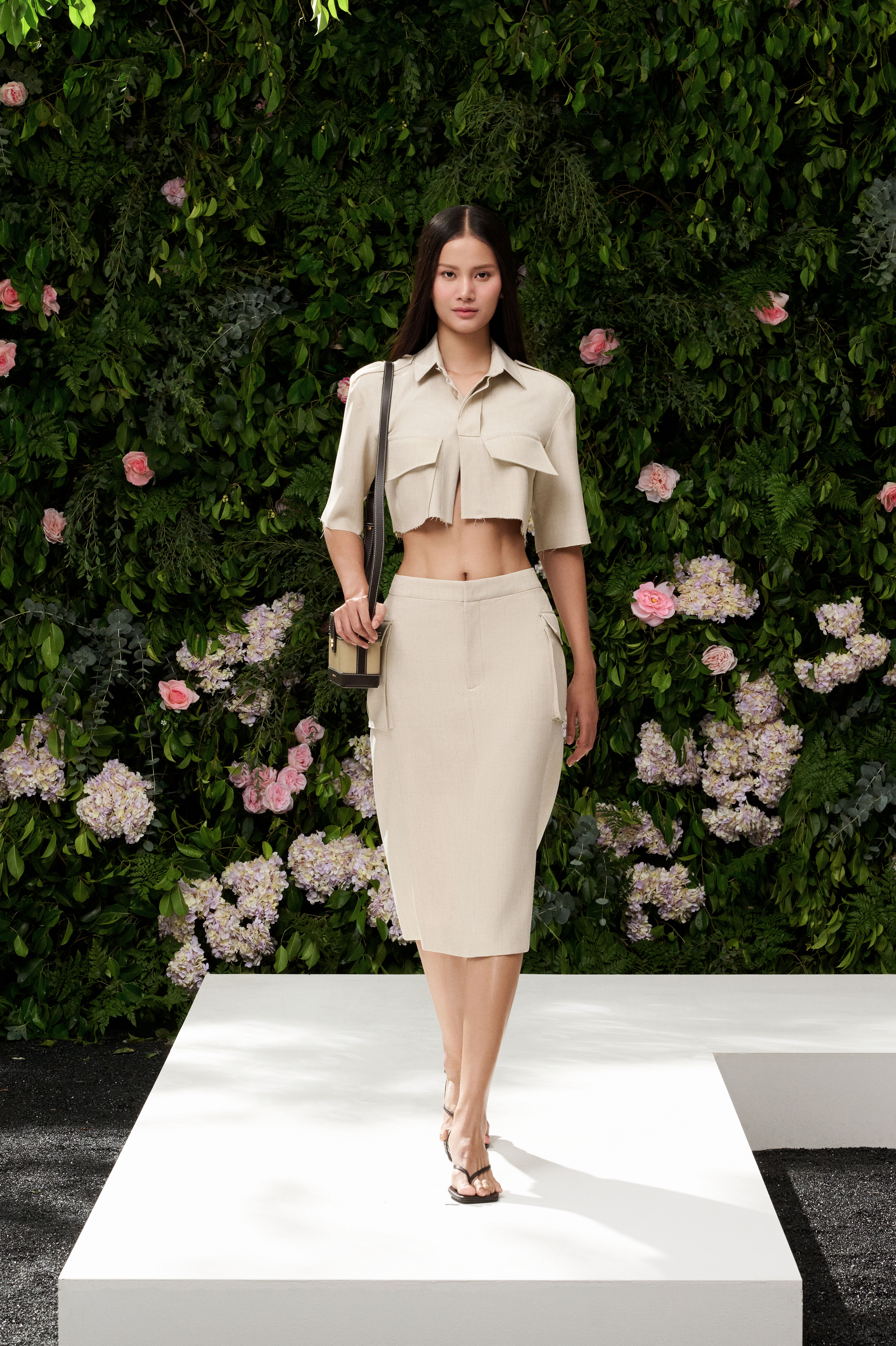 SS23-W-A013(+BRA): 1.950.000 VND SS23-W-V013: 1.950.000 VND