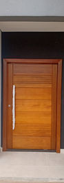 porta maciça, porta de entrada, porta de sala, esquadria de madeira, janela de madeira, janela de roça, porta barata, porta alçapão, porta com vidro, porta com espelho, mesa com bancos, porta de correr branca, porta com grade