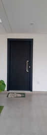 porta maciça, porta de entrada, porta de sala, esquadria de madeira, janela de madeira, janela de roça, porta barata, porta alçapão, porta com vidro, porta com espelho, mesa com bancos, porta de correr branca, porta com grade