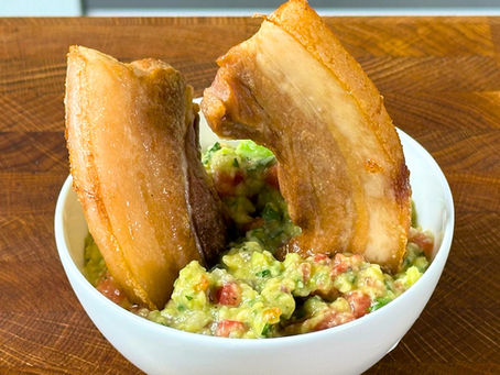 🇲🇽 Chicharrons with guacamole