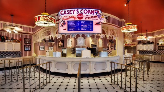Magic Kingdom Dining - Casey