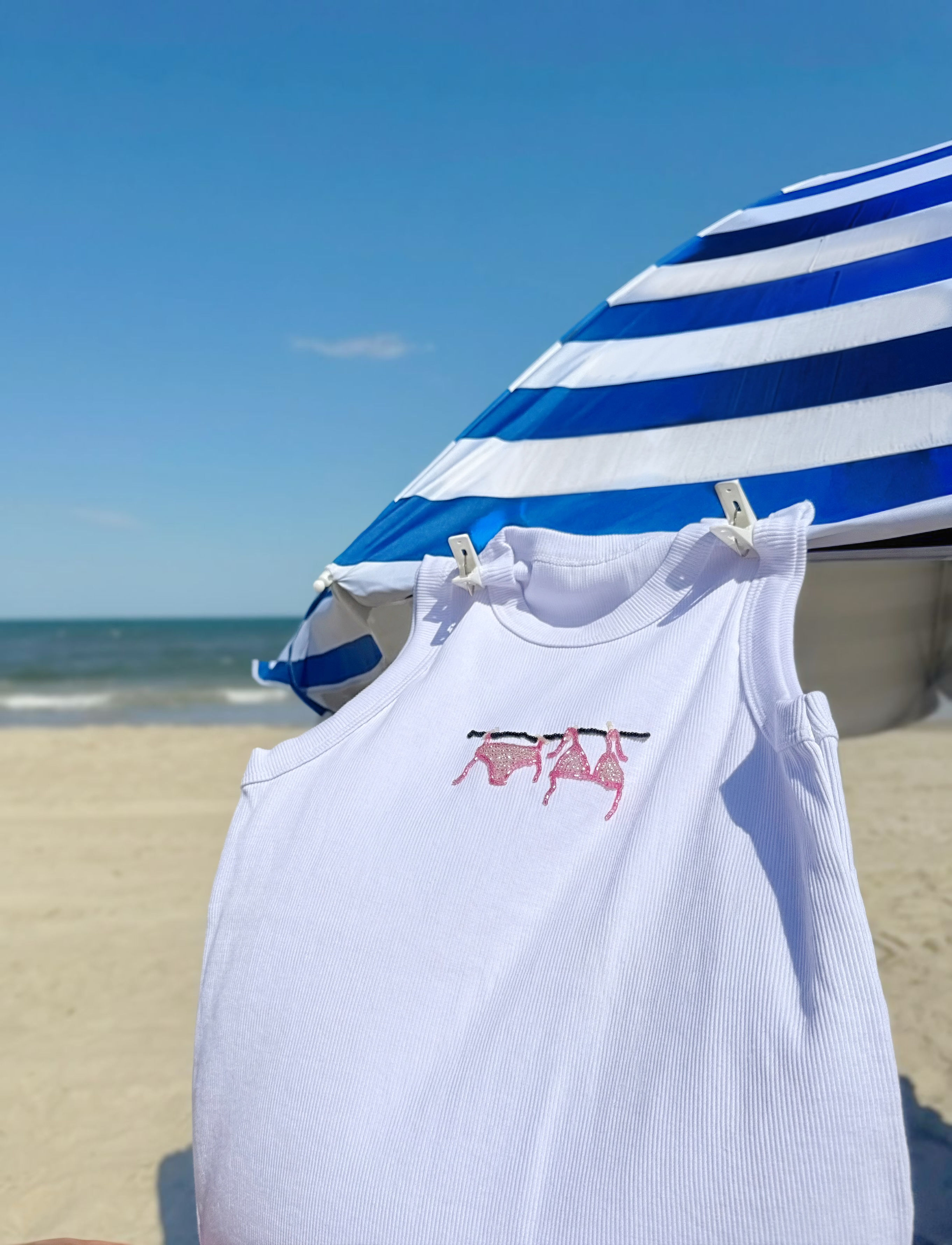 Regata de Biquíni no Varal - Cena de Verão