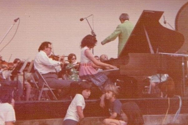 Kennedy performing with the Nashville Symphony