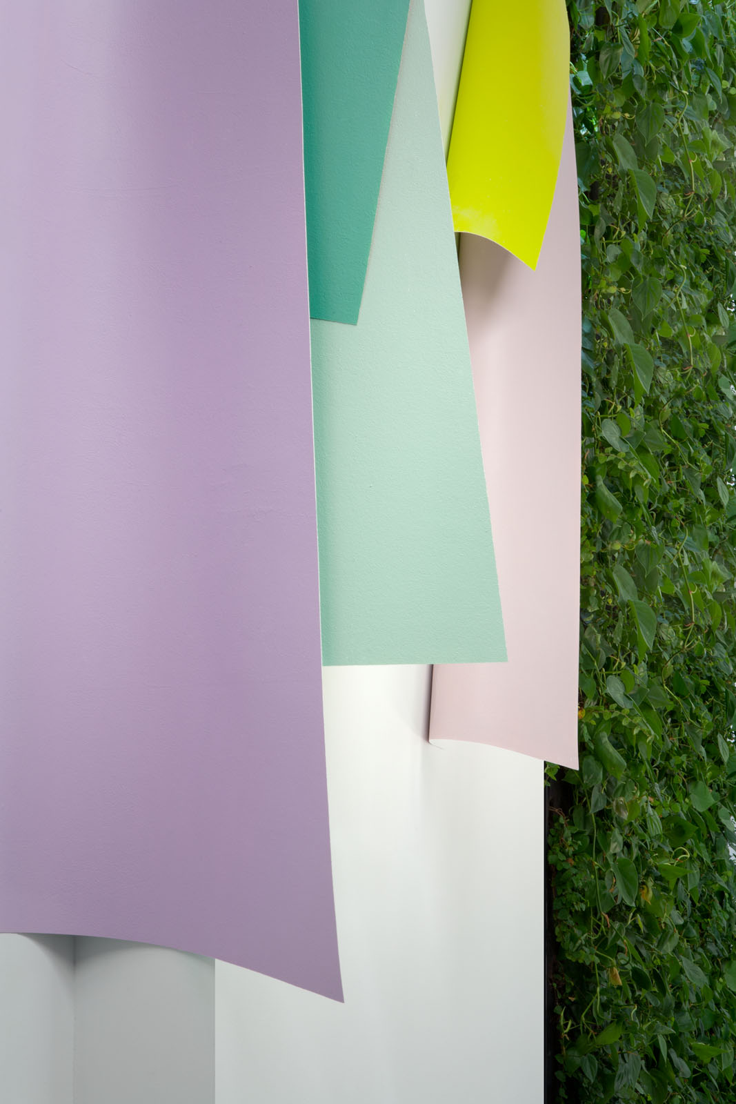 ARTIST IN RESIDENCE
Nuria Mora y Esther Mañas
Facebook Air Program