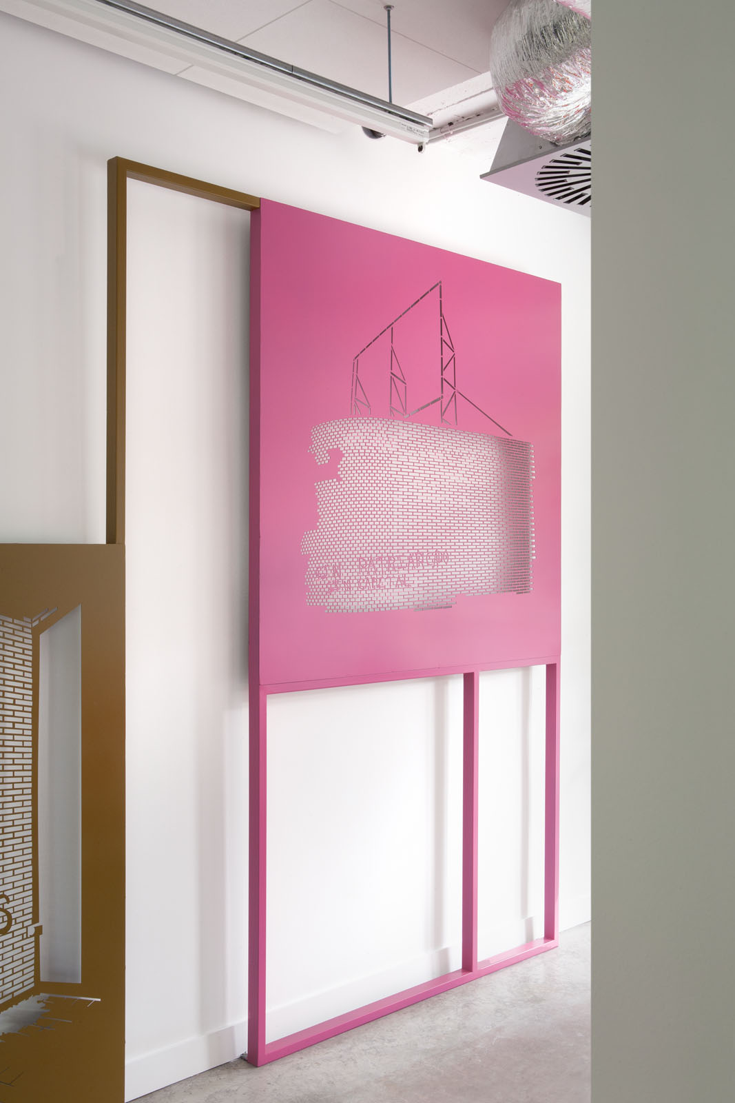 ARTIST IN RESIDENCE
Nuria Mora y Esther Mañas
Facebook Air Program