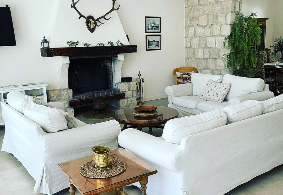 casa_rural_salon.jpg