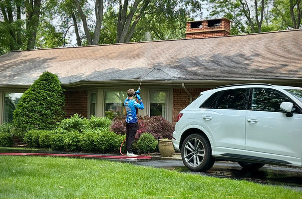 roof-cleaning-mi-bloomfield-township.jpg