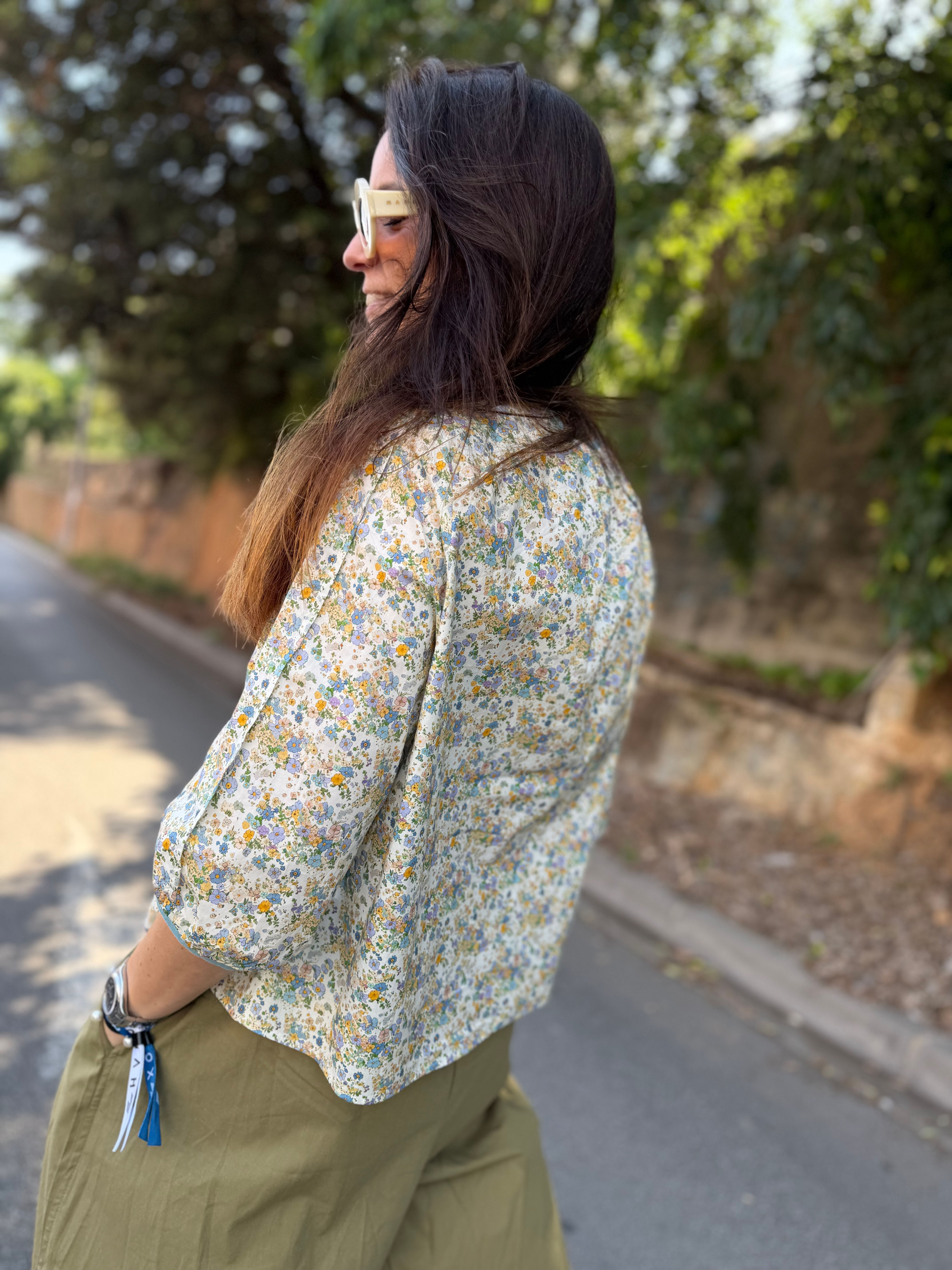 Blusa liberty vivo azul