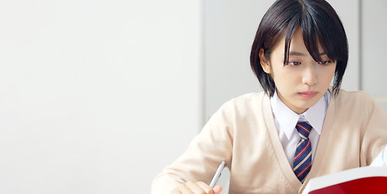 女の子勉強右側.jpg