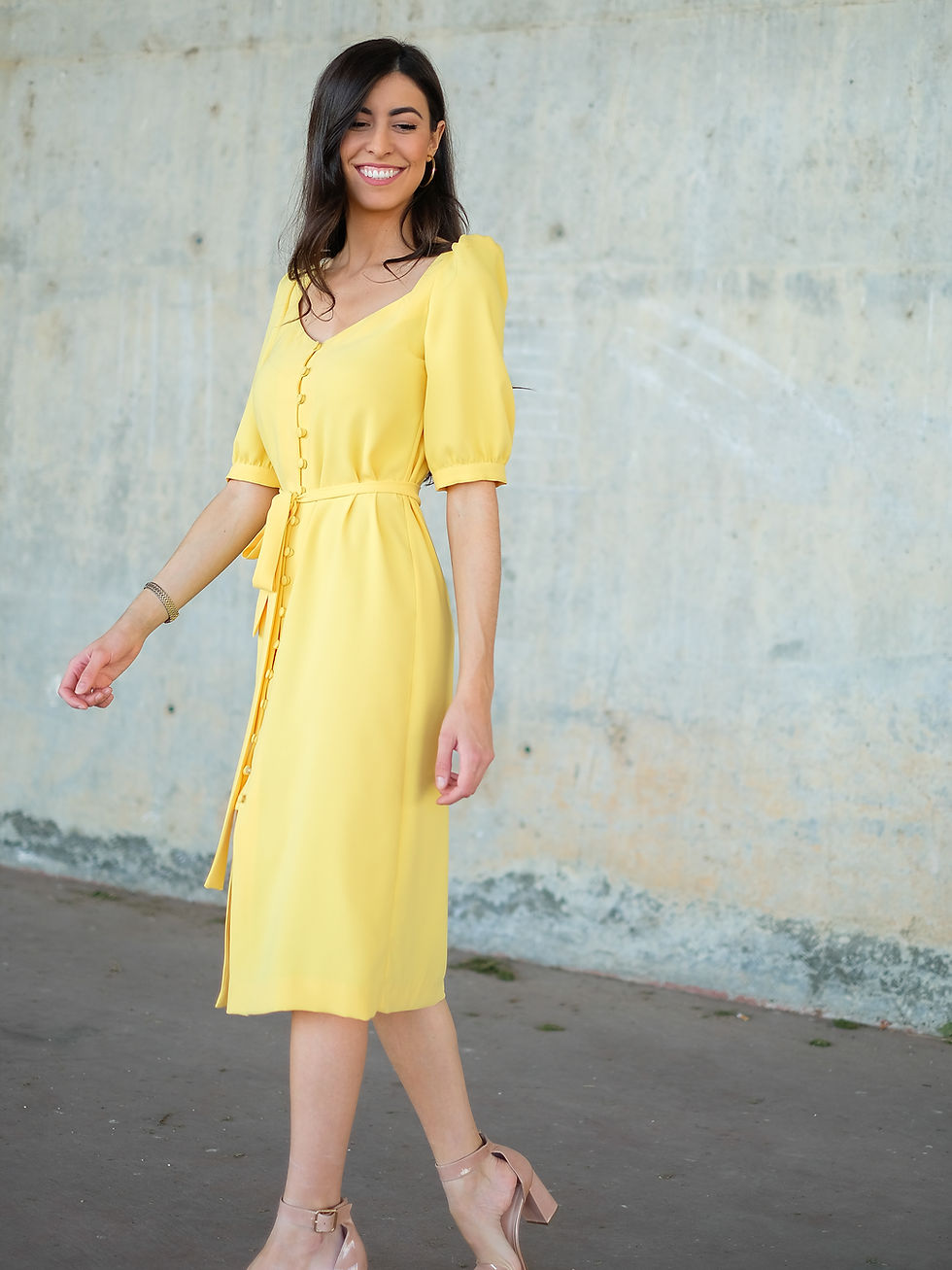Miniatura: Vestido midi amarillo