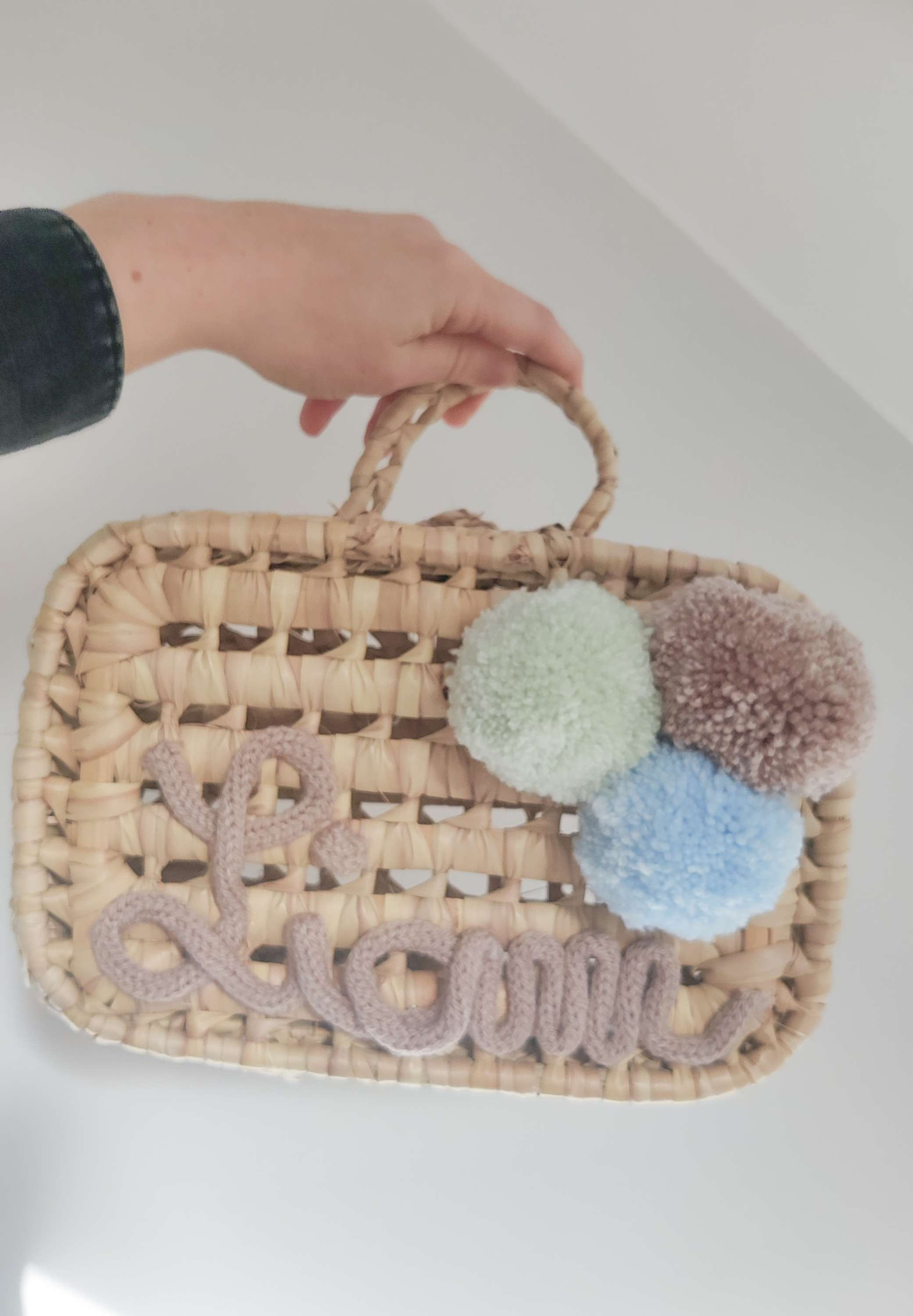 Petite valisette en feuille de palmier