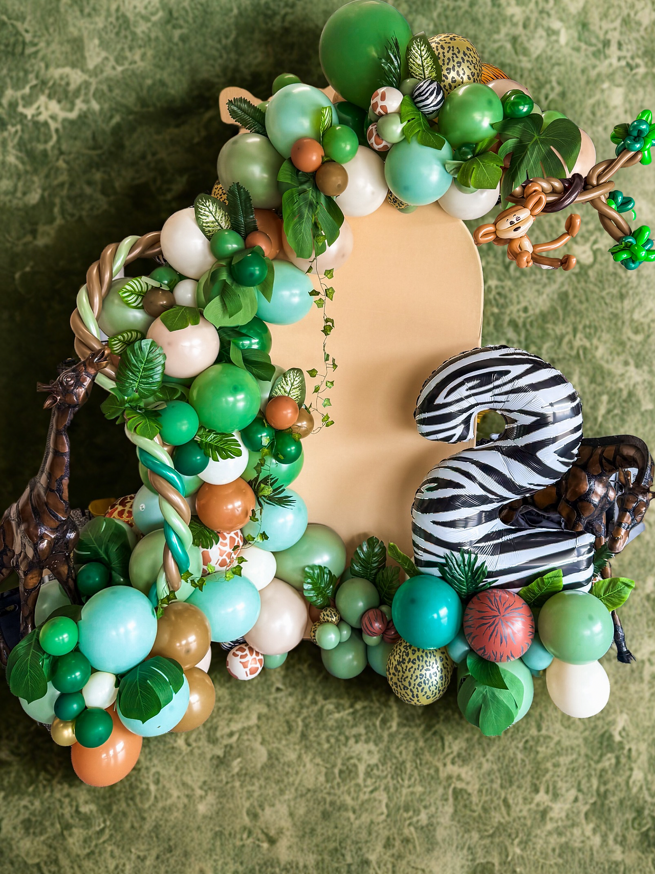 2 wild balloon garland