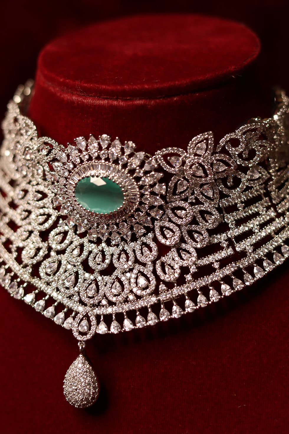 Thumbnail: Glam Diamond Chocker Set