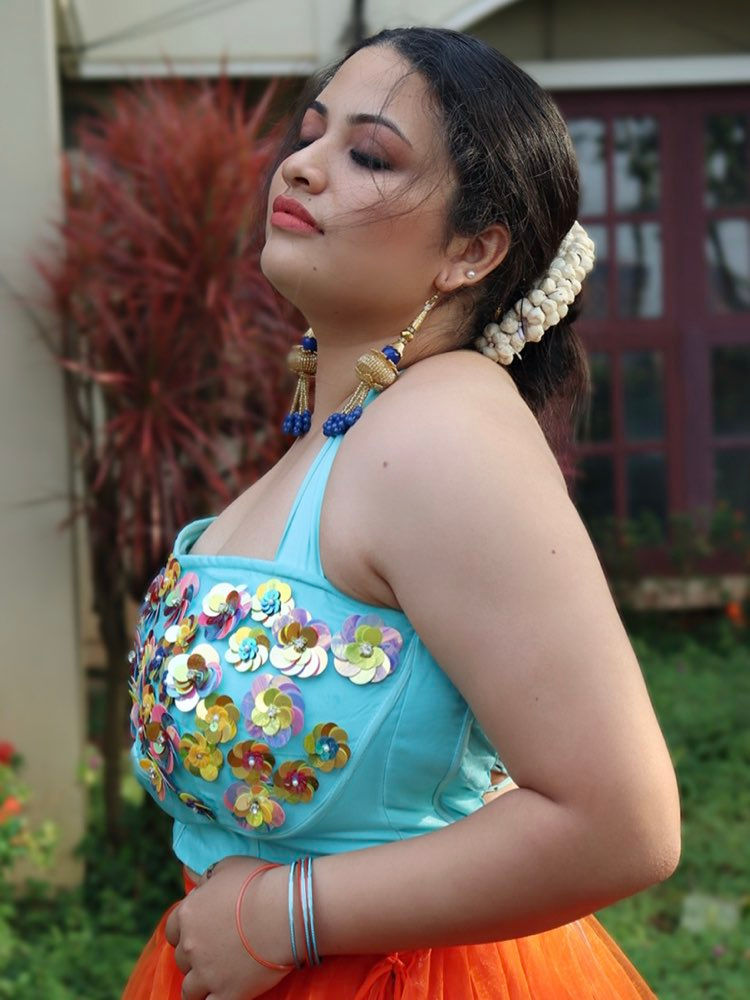 Dhanya Corset Lehenga