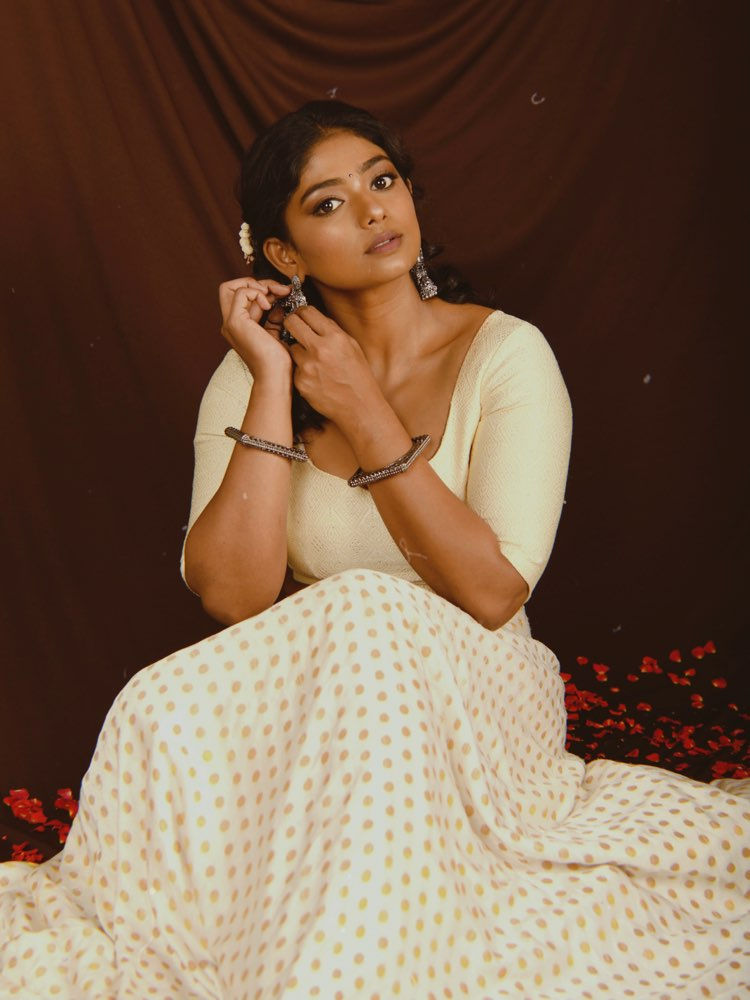 White Simple Lehenga