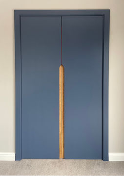 wardrobe door inset handles made of oak