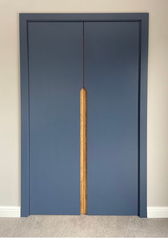 wardrobe door inset handles made of oak