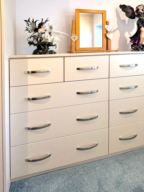 bespoke fitted drawers for walk in wardrobe in middleton-on-sea