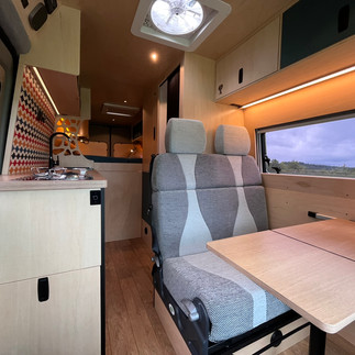 Mercedes Sprinter 4x4 obytná vestavba - ravan vestavby