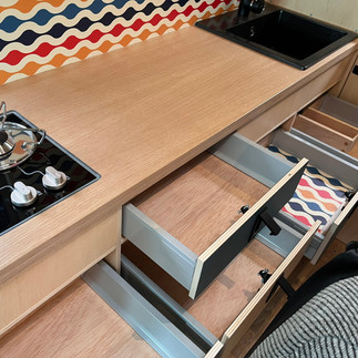 Mercedes Sprinter 4x4 obytná vestavba - ravan vestavby