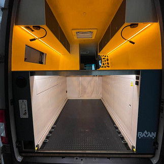 Mercedes Sprinter 4x4 obytná vestavba - ravan vestavby