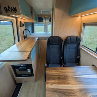 Mercedes Sprinter 4x4 obytná vestavba