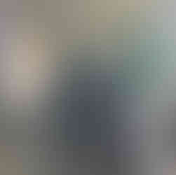 Ford Transit obytná vestavba pohled zezadu na zvedlou postel