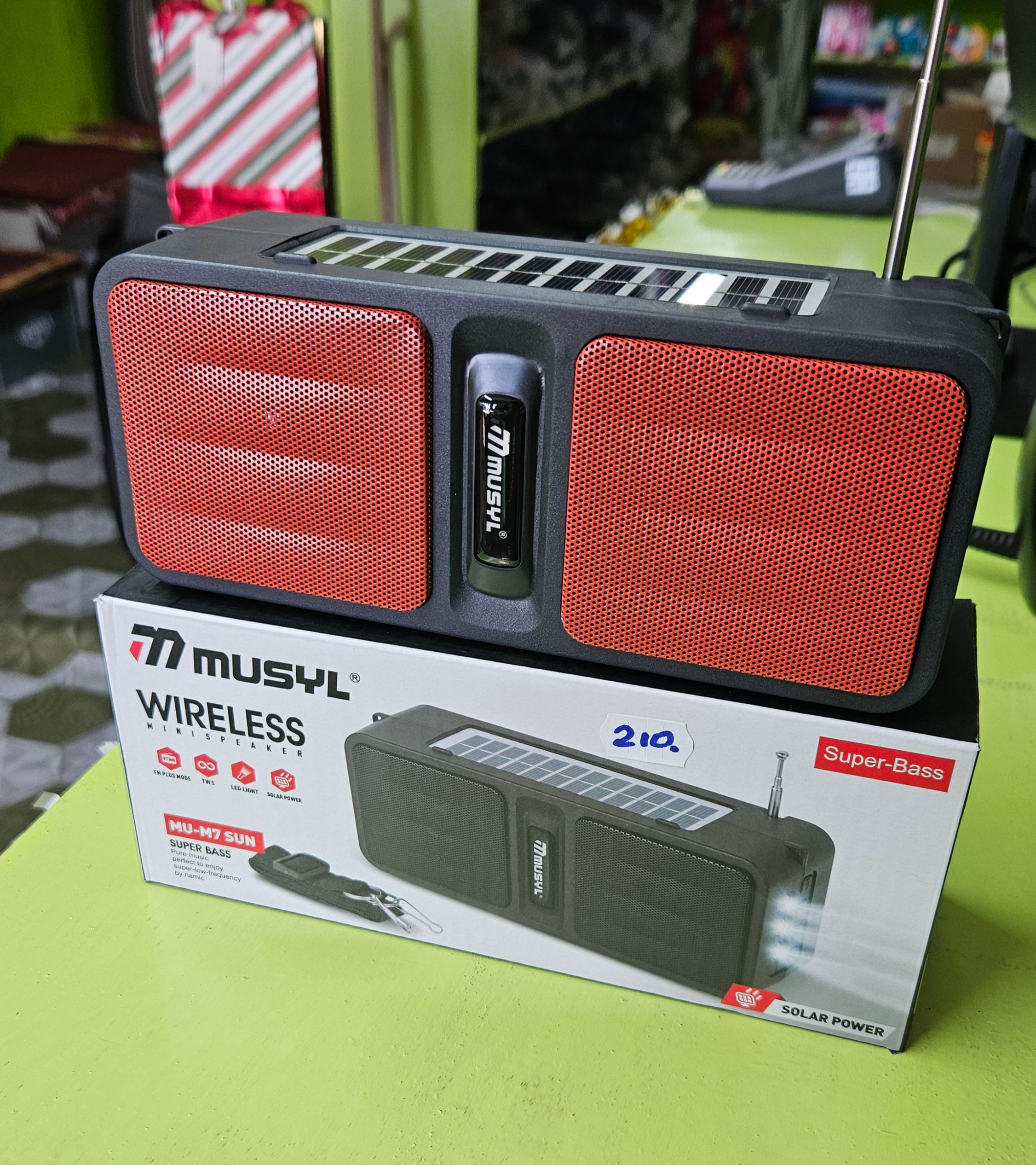 Wireless Solar Power Radio and light