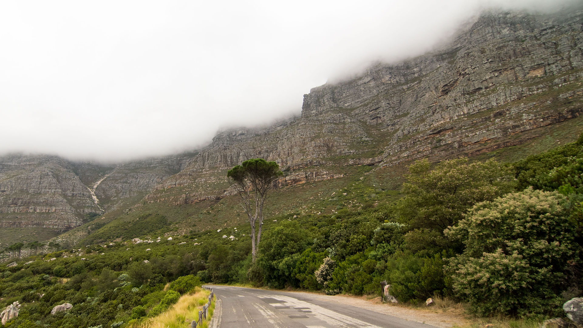 Skyer på Table Mountain