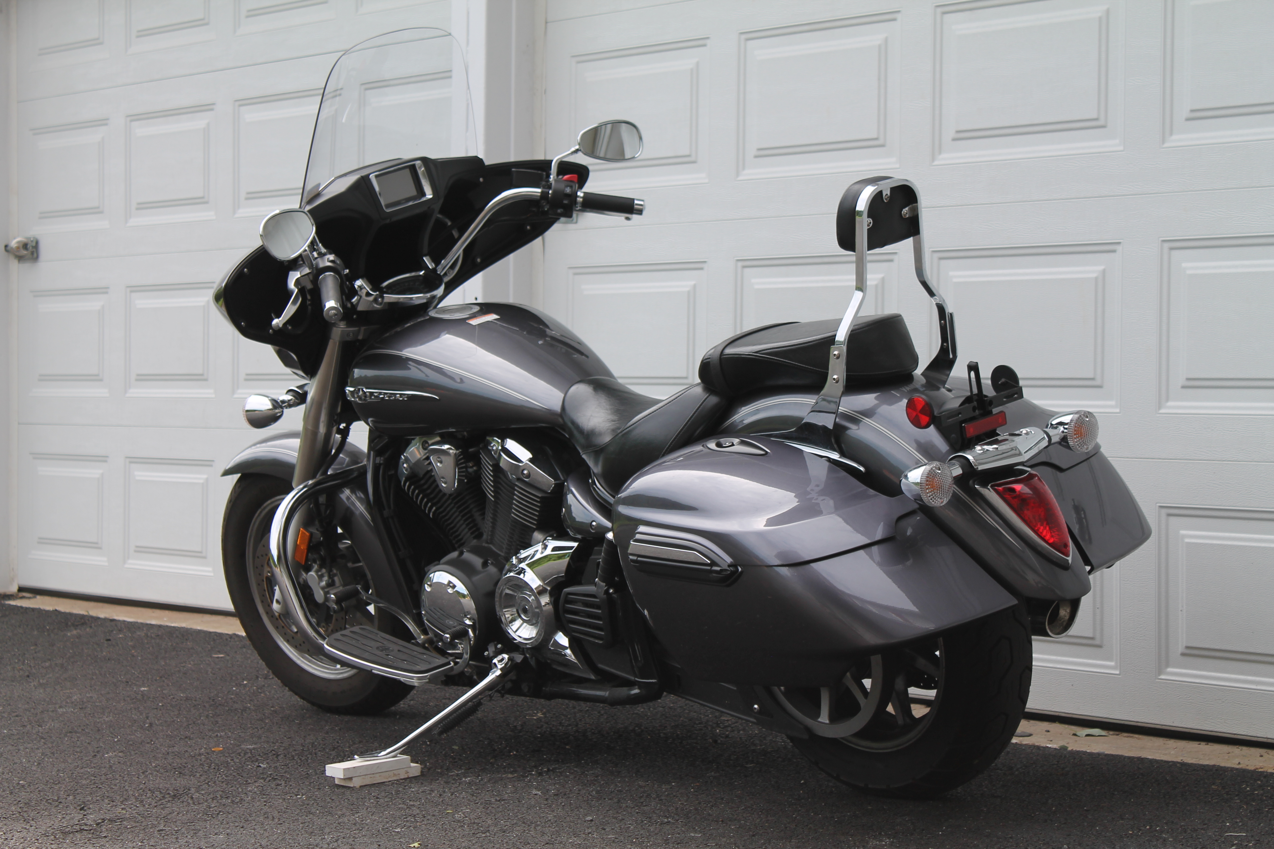 yamaha v star 1300 deluxe specs