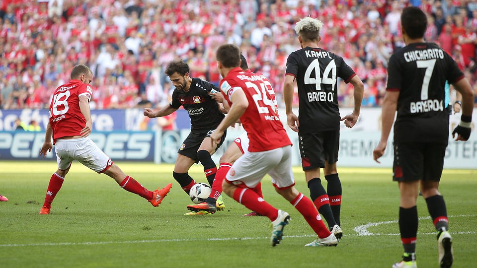 Marcado, Admir Mehmedi faz jogada