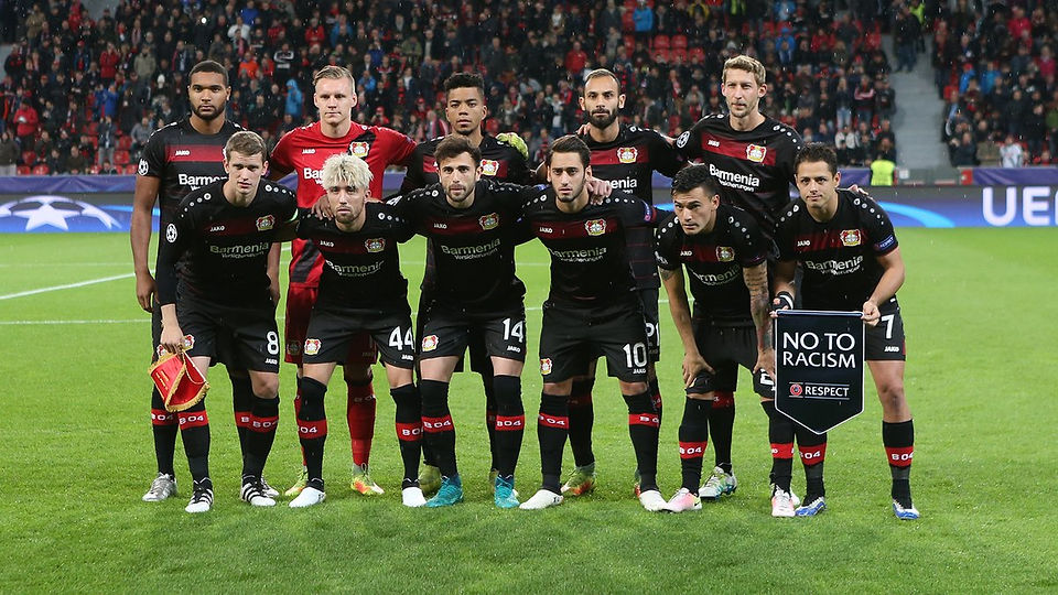 Equipe perfilada na BayArena