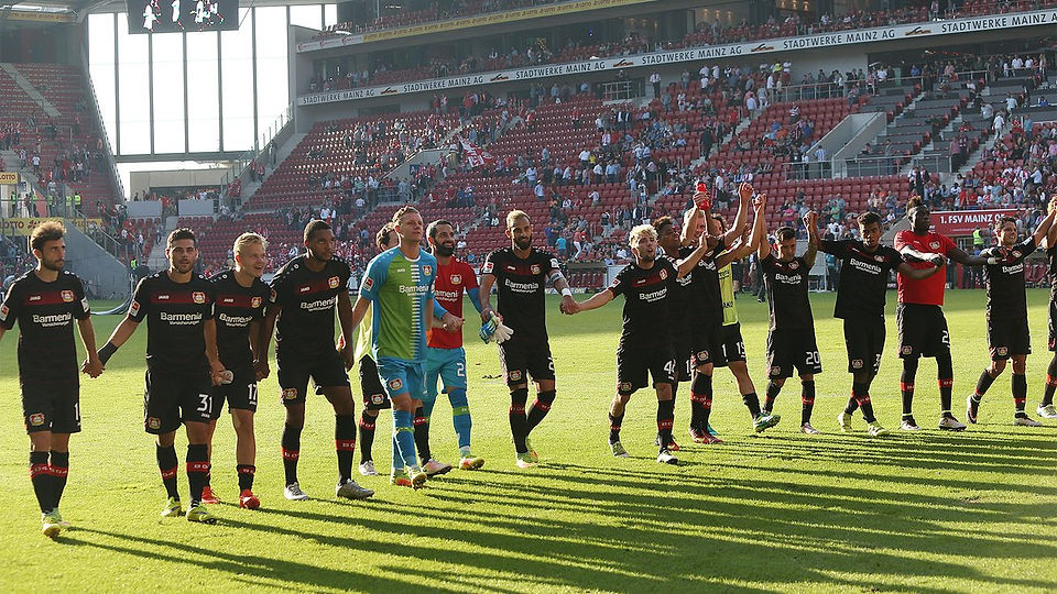Jogadores festavam com a torcida