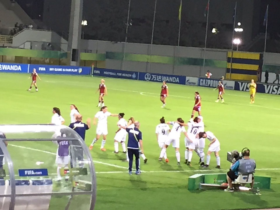 Comissão festeja gol de Abu Hanna