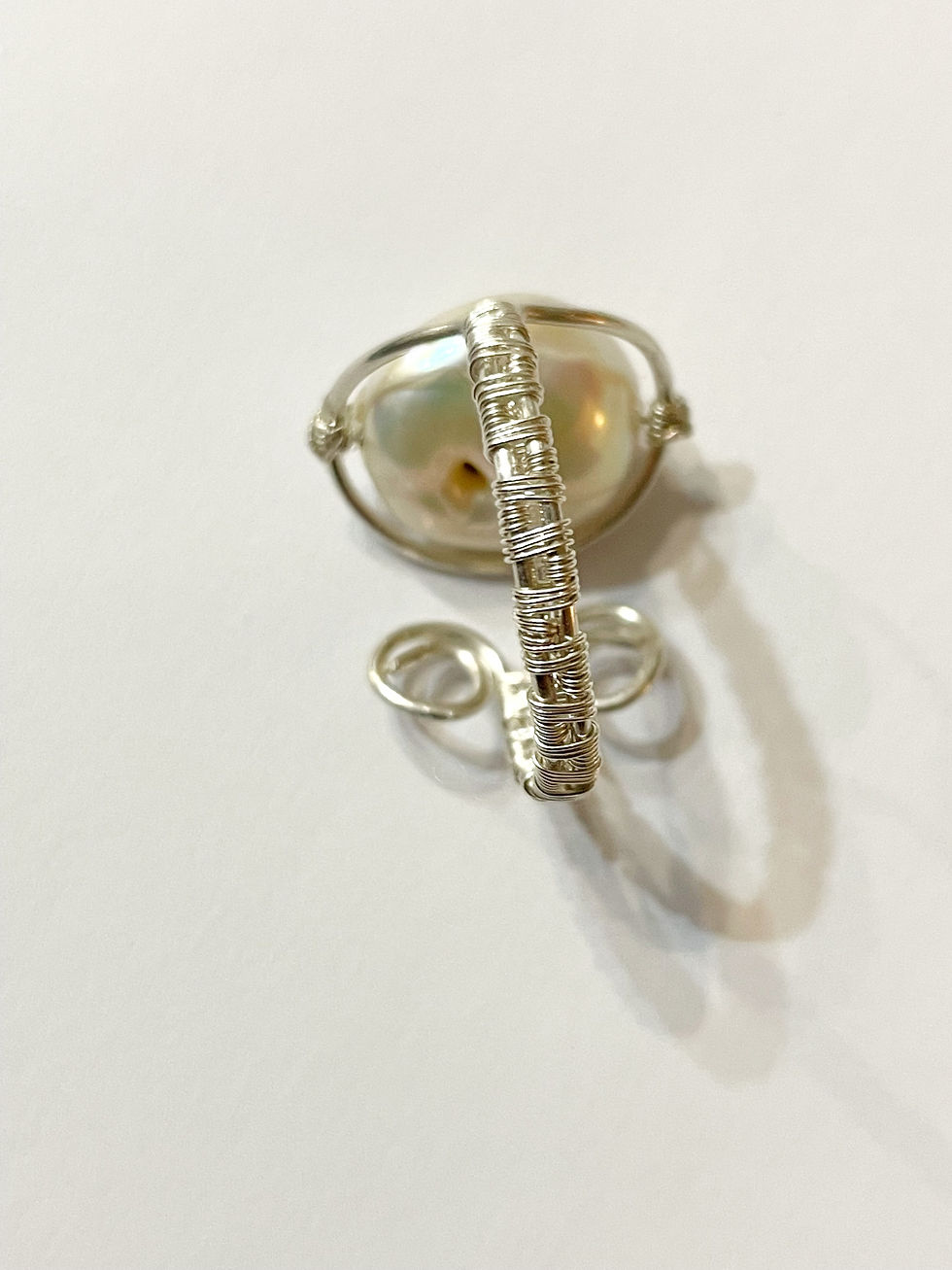 Miniatura: Anello in argento con perla di fiume