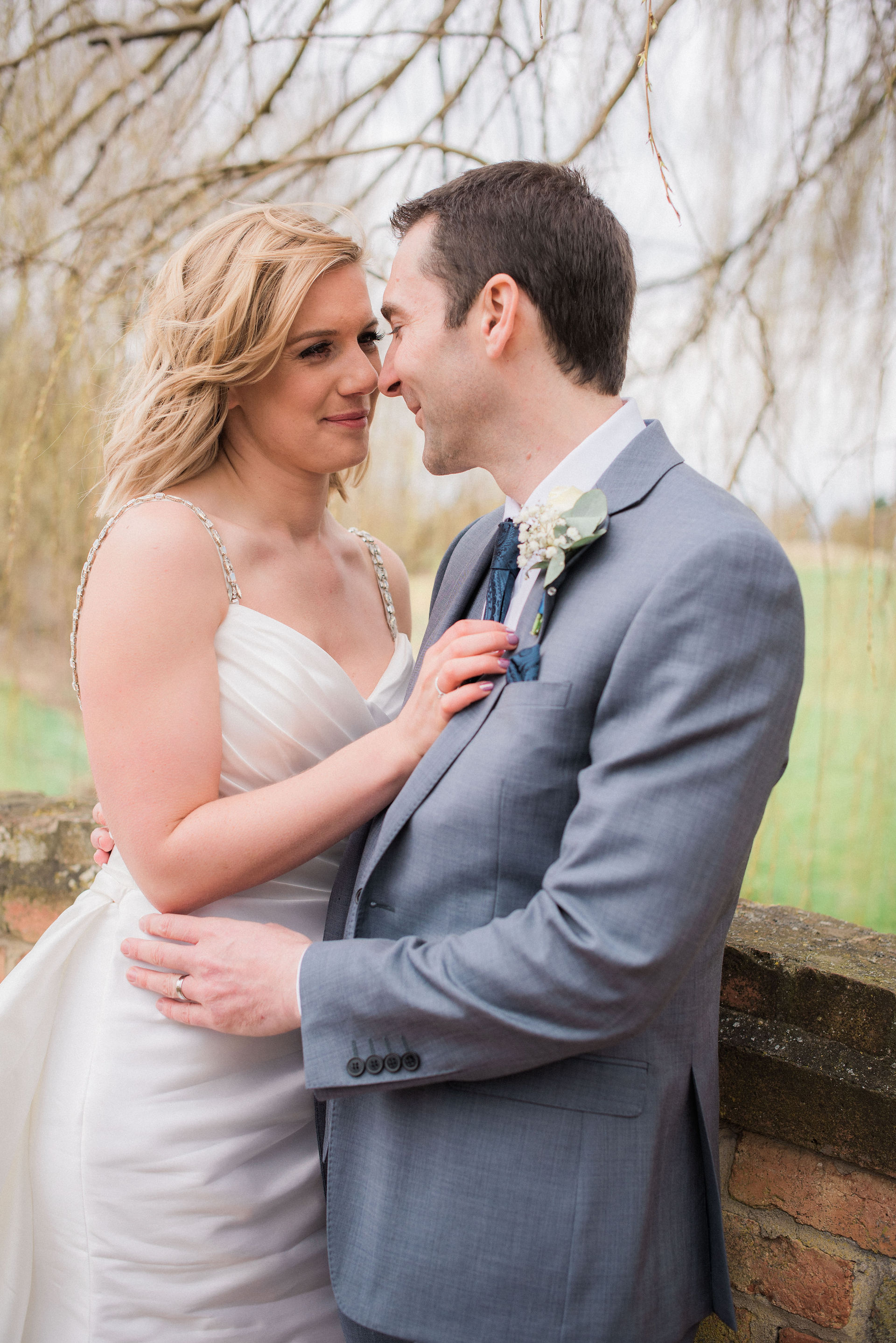 Natural wedding portrait of the bride and groom. East Midlands wedding photography. Countryside wedding venue. 
